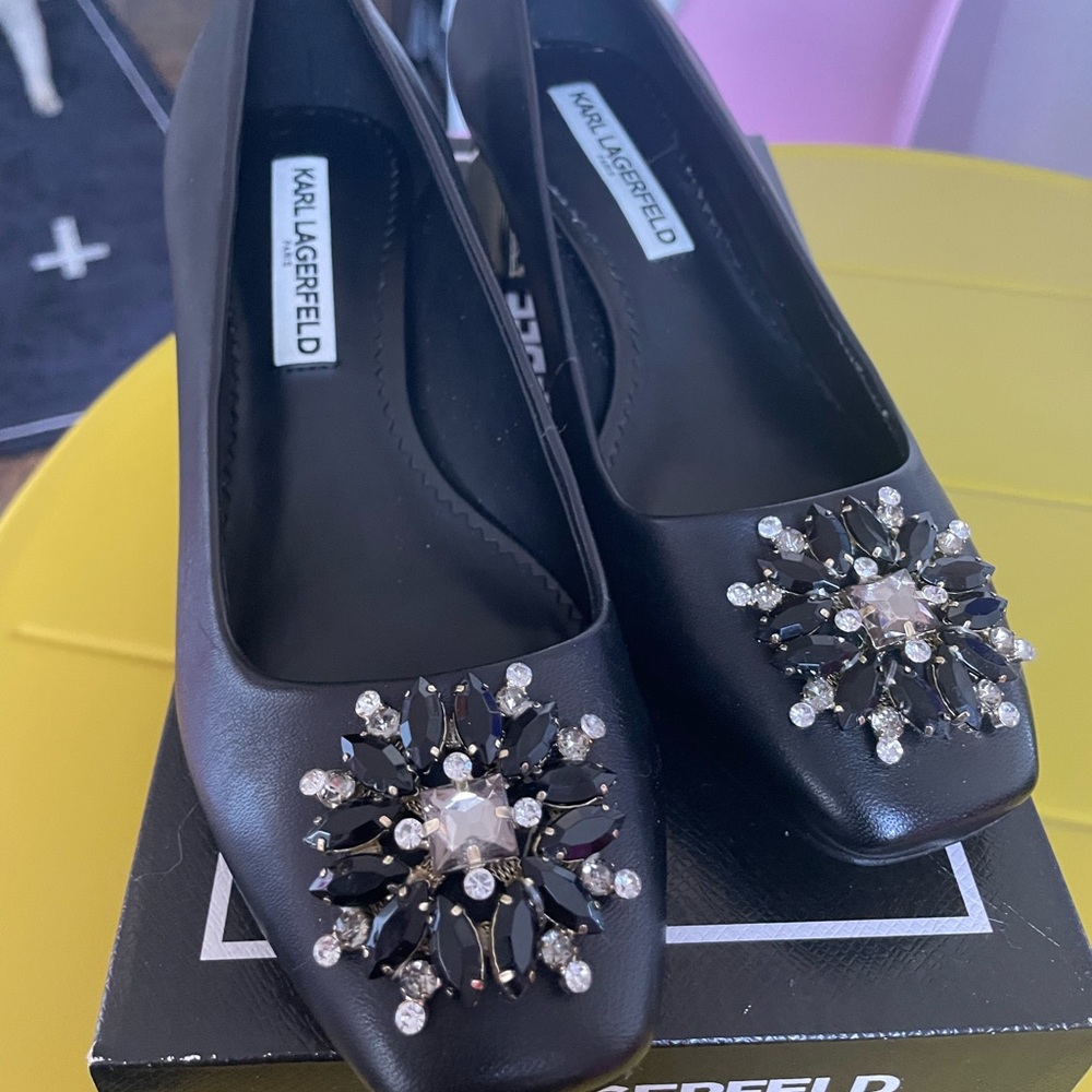 Karl Lagerfield embellished leather pumps
